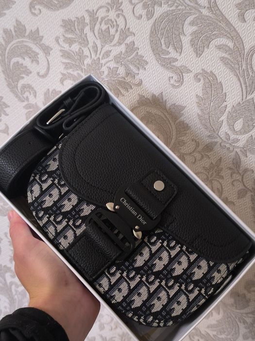 Сумка Dior, новая не носил, подарили.