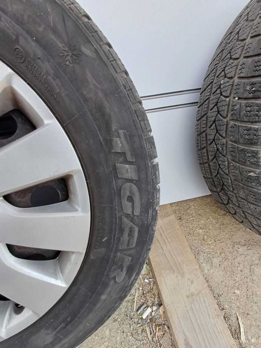 Vand cauciucuri de vara + iarna+jeante+capace