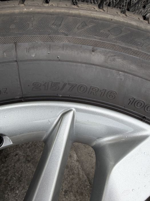 Оригинални джанти с гуми Hyundai 5x114.3 16цола