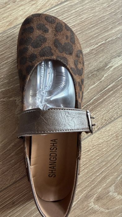 Продам туфли абсолютно новые