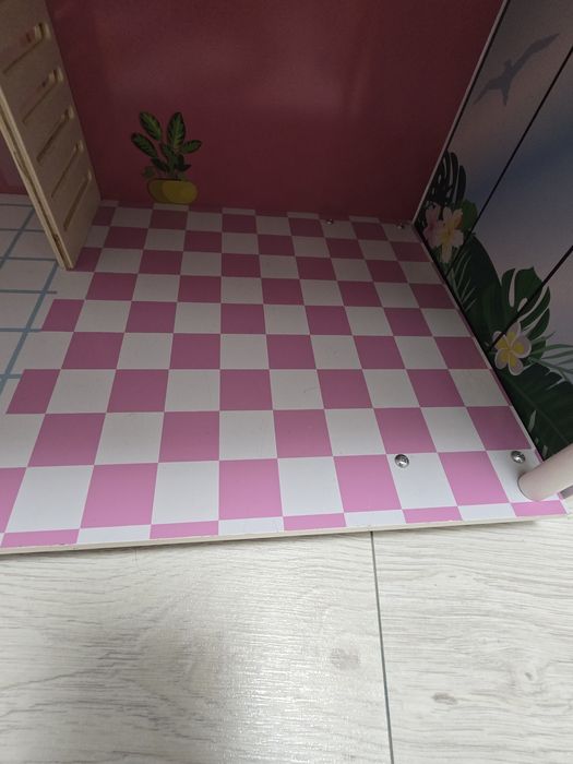 Căsuța din lemn compatibila cu păpuși Barbie de 29 cm