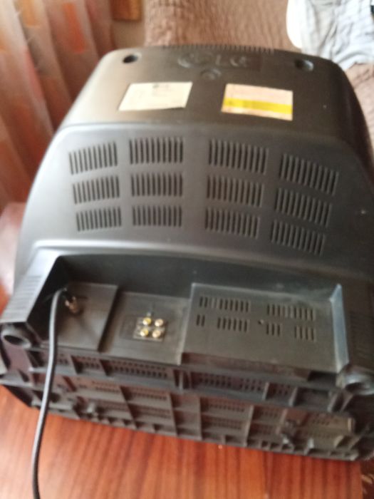 Телевизор LG мультисистема G OLben Eye 2 золотой глаз