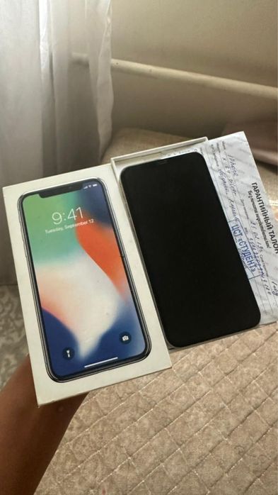 Продам iPhone X срочно