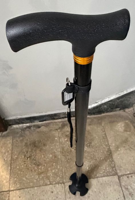 Бастуни - черни, леки и елегантни