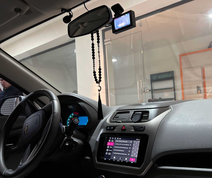 Cobalt  2023  White Full