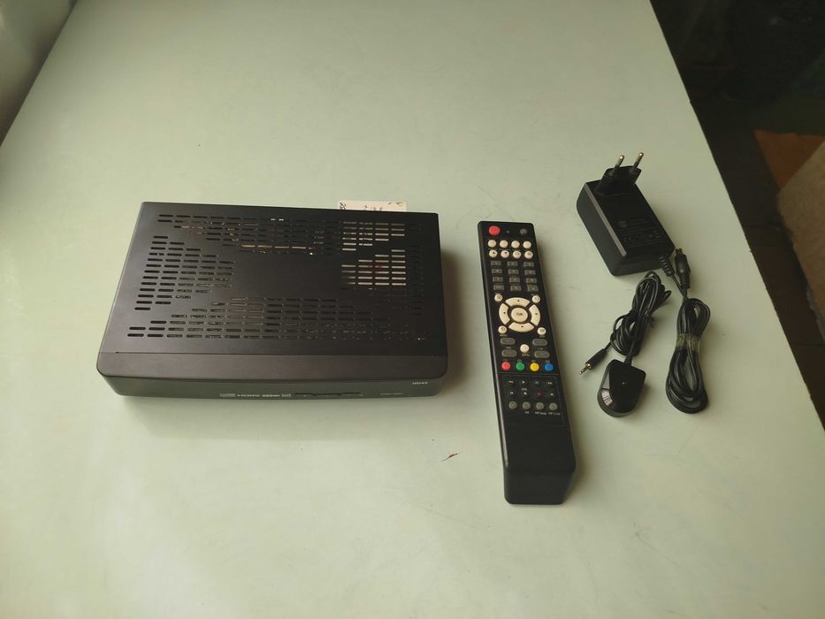 Тюнер HD 4X. Карта в комплекте.