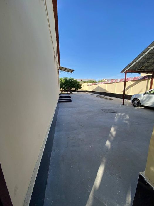 Срочна катeж сотилади