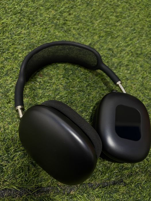 AirPods Max lux.