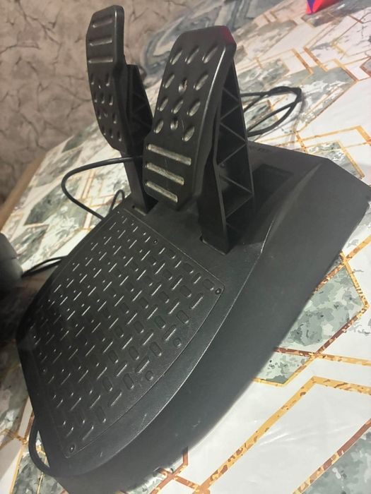 Волан Thrustmaster T80 RW FERRARI 488 GTB за PlayStation 5, 4,pc