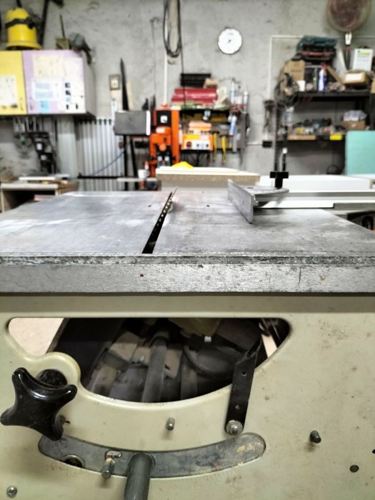 Циркуляр,настолен AEG 65