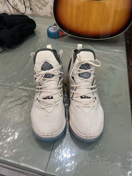 Nike lebron 19 "Minneapolis lakers"