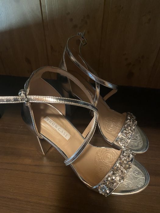 Vand sandale eveniment