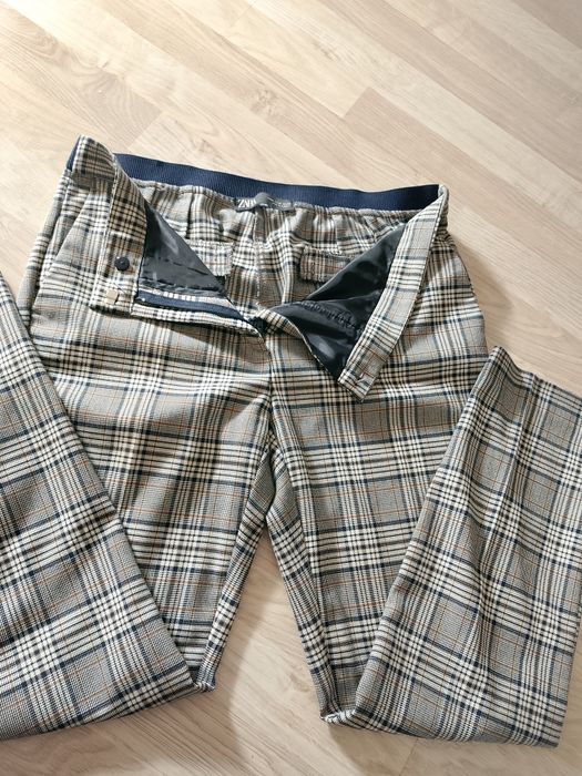Pantaloni clasici Zara ca noi