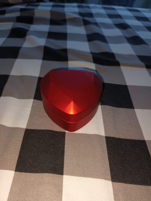 Cutie pentru inel cu lumină 01