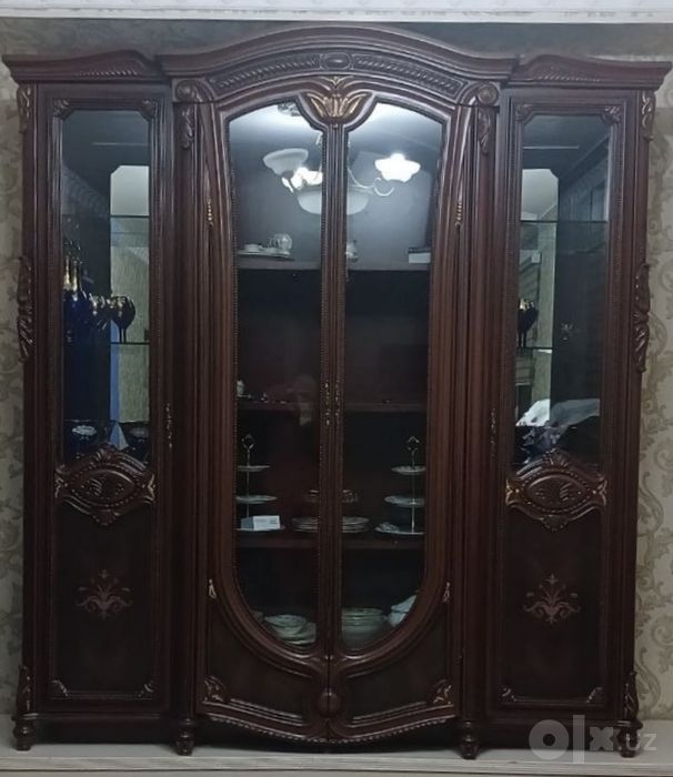 Продаётся сервант