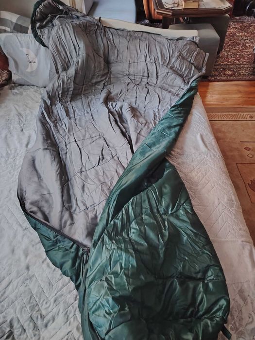 Туристически спален чувал