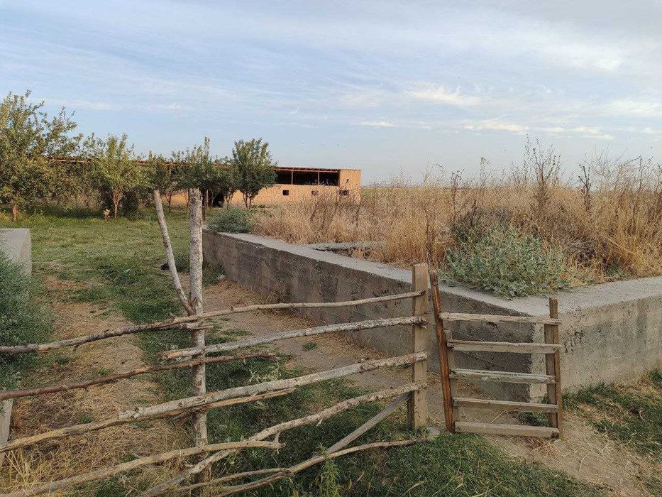 Yer uchaskasi sotiladi srochniy.