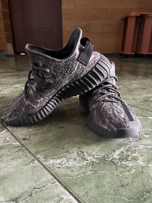 Yeezy 350 V2 Dark Salt