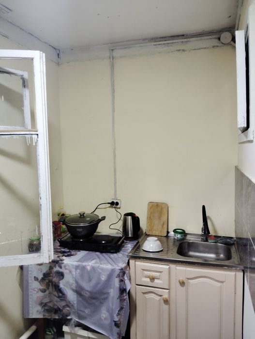 Продам спутник 2ком 1этаж 2этажки выход в огоро с пристройкой