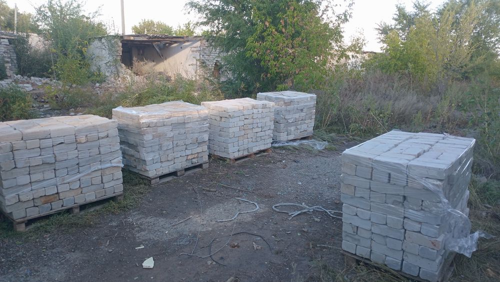 Продам Кирпич Полуторка