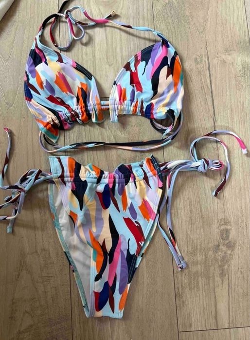 Бански две части хит модел