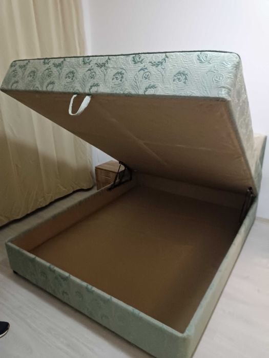 Продавам диван 160*200 в отлично състояние. Ахелой.