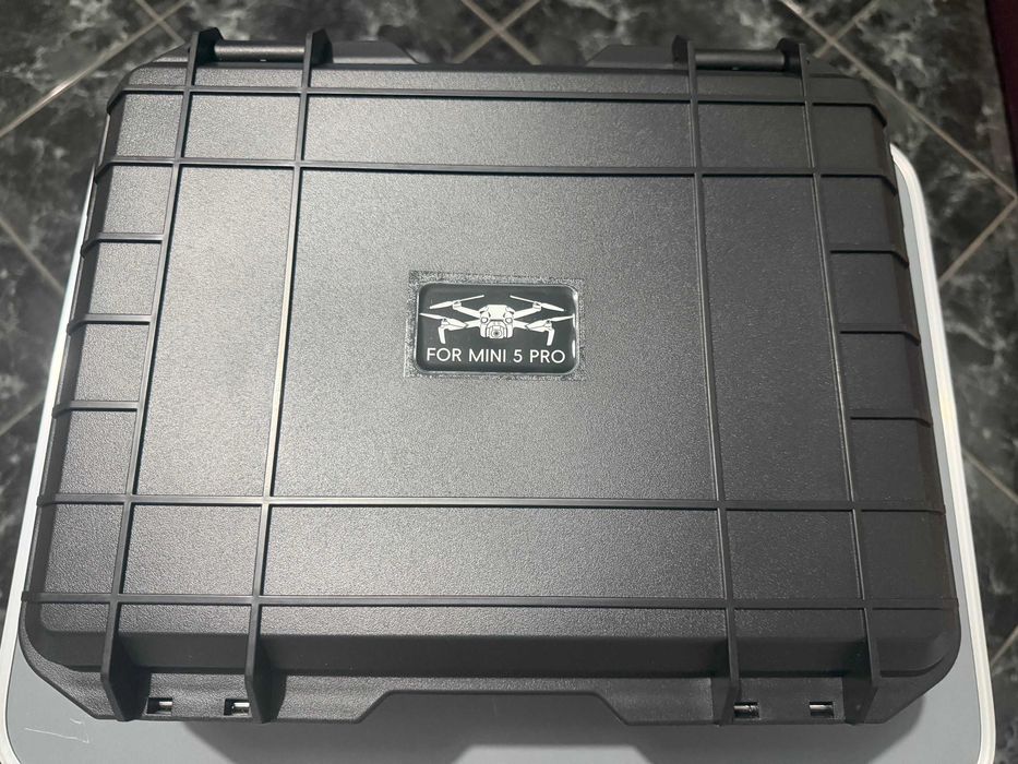 Geanta rigida neagra pentru drona DJI Mini 5 Pro - noua, nefolosita