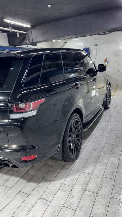 Продается в отоичном состоинии Range Rover