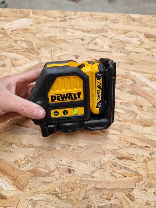 Laser 2 Linii Lumina Verde Dewalt DCE088G Nivela