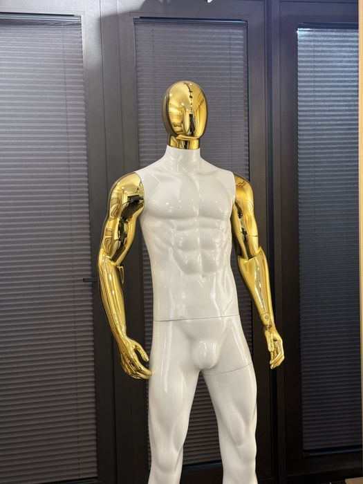 Maniken sotiladi Mujskoy kiyim dokon uchun