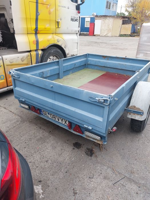 Remorca cu sistem de frinare