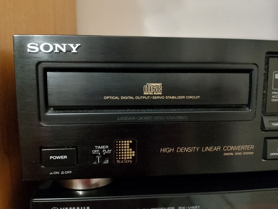 Sony cdp-990 работи добре затваря вратичката по бавно