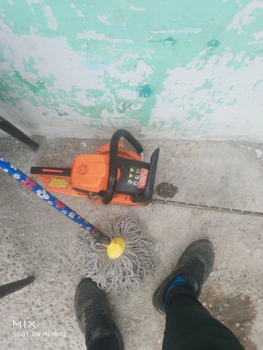 Vând drujbă foarte bună