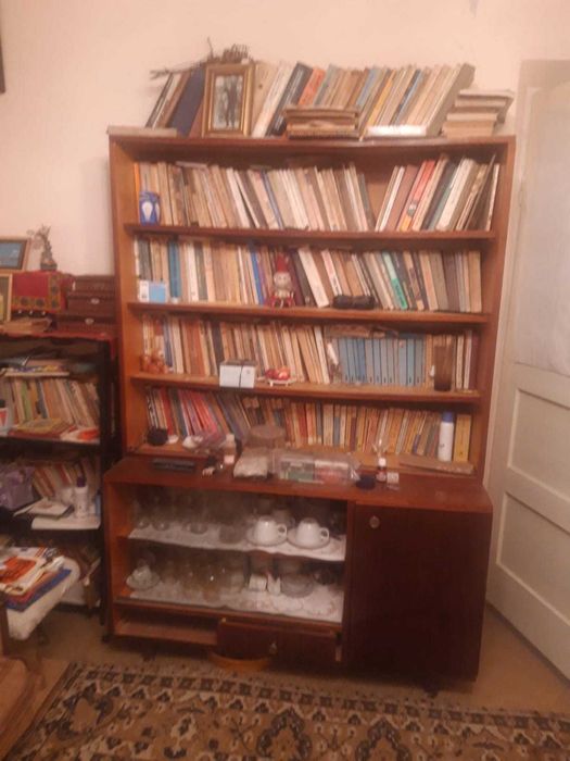 Biblioteca 4 corpuri si alta mobila