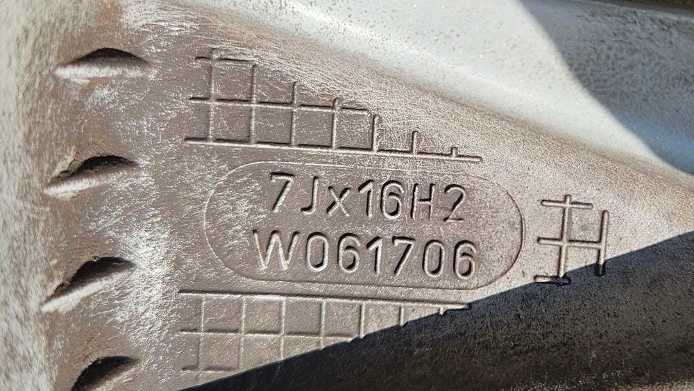 Комплект летни гуми MICHELIN с лети джанти за Ситроен