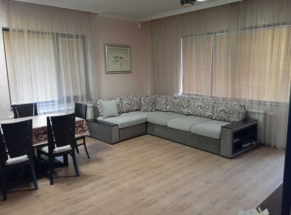 Дава се под наем Къща в Варна, Цветен квартал - 140 кв.м за 1200 € - Снимка #10