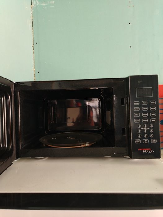 Продаётся микроволновая печь