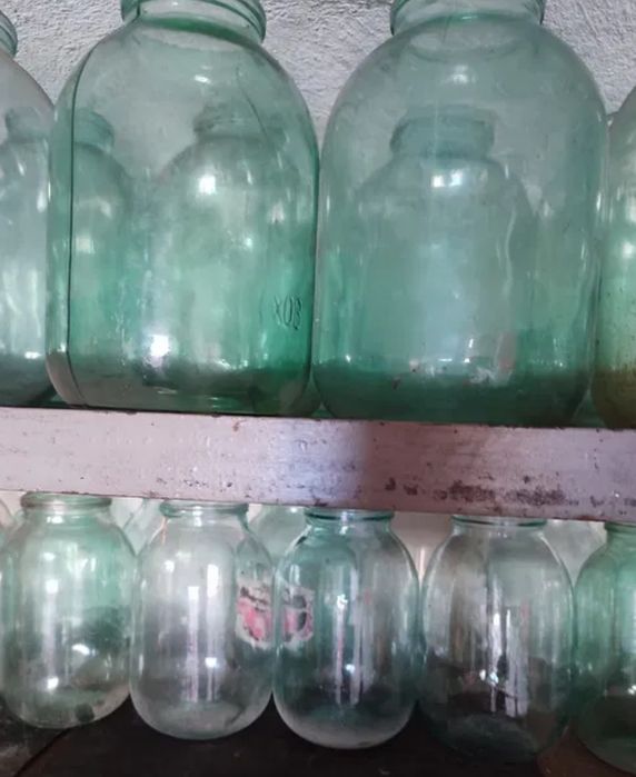Продам банки  3 х литровые