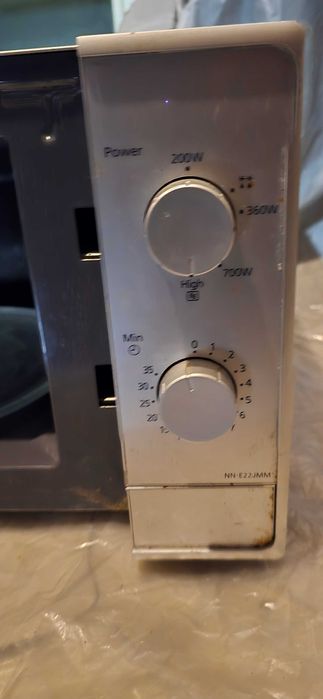 Микровълнова Panasonic NN-E22JMMEPG, 20 л, 800 W