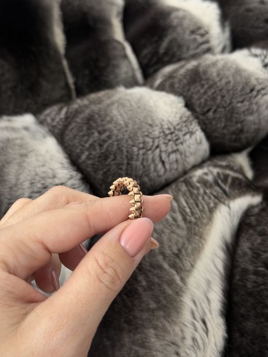 Продам кольцо cartier clash