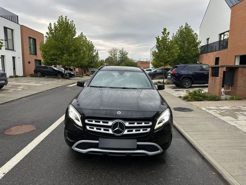 Mercedes-Benz GLA Mercedes-Benz GLA 180 – 2019 – 1.6 Benzină / 122 CP / Automată