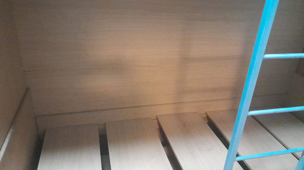 Двухярусная кровать