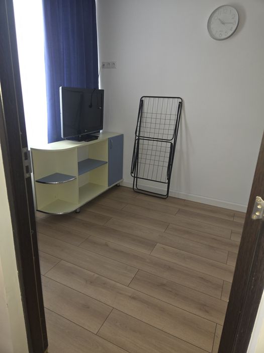 Inchiriez apartament