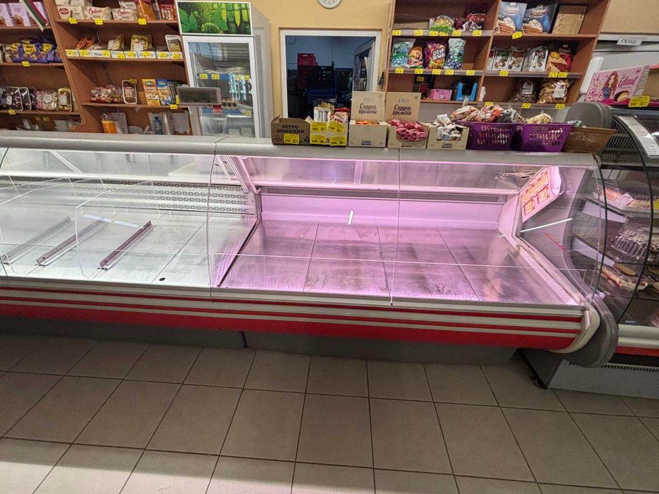 щандова и вертикална хладилна витрина