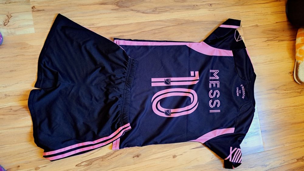 Футболен екип на Меси 140 размер