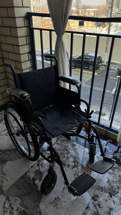 инвалидная коляска
