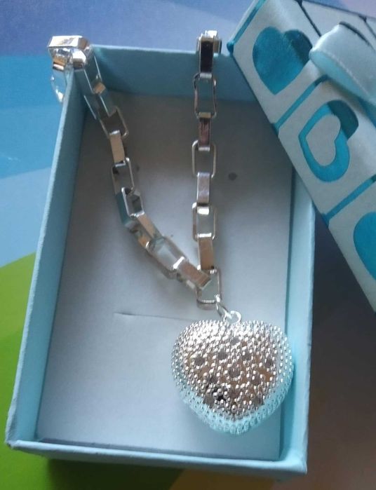 Ново, сребърно колие и гривна. Комплект в подаръчна