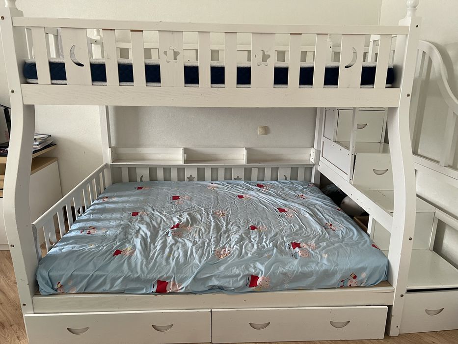 Продам двухъярусную кровати