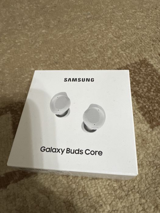 Продам наушники galaxy buds core