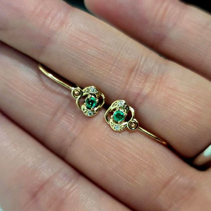 Cercei aur cu smaralde si diamante naturale inchidere romaneasca